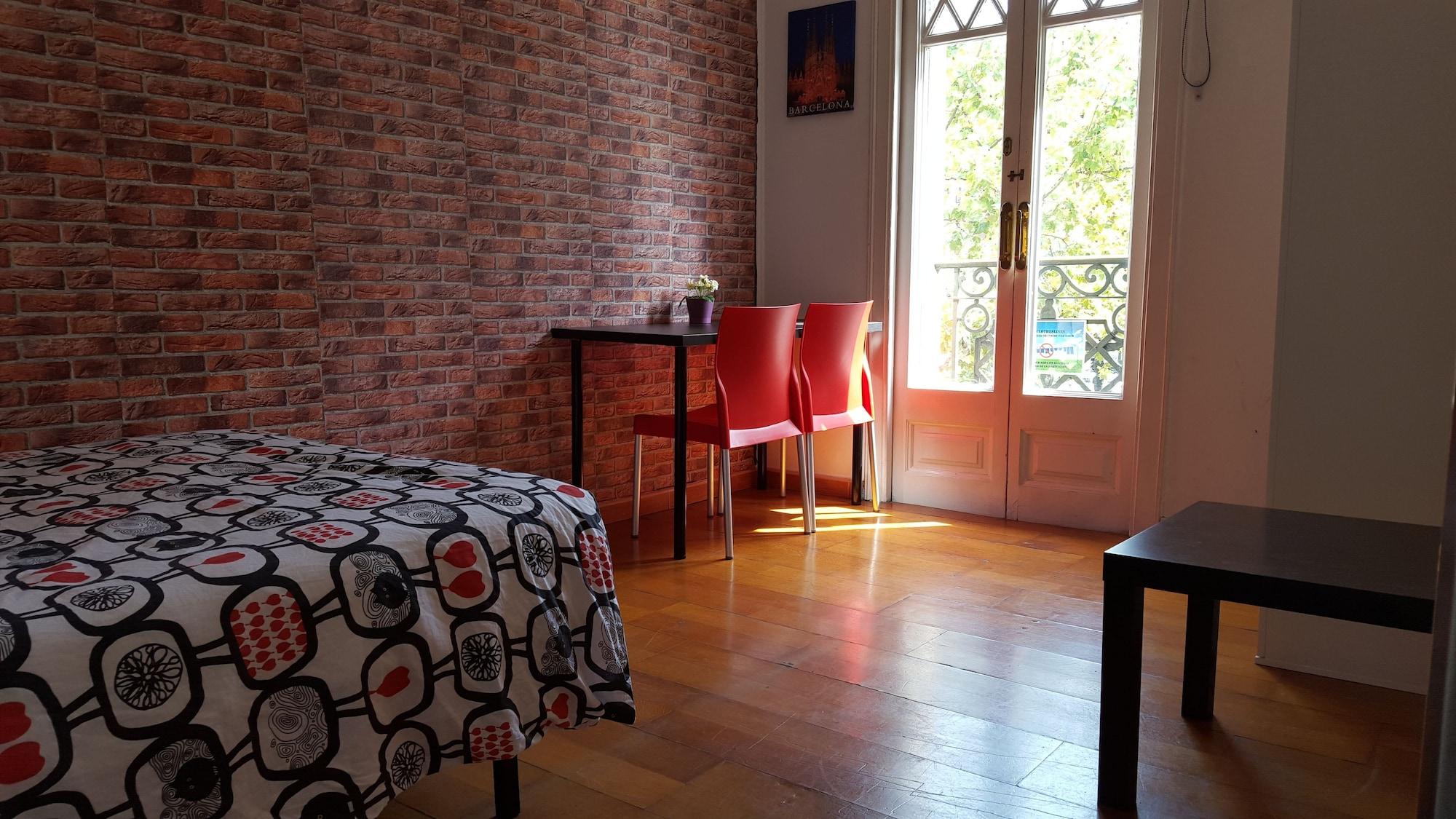 Diagonal House Hostel