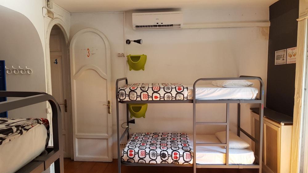 Albergue Diagonal House Barcelona