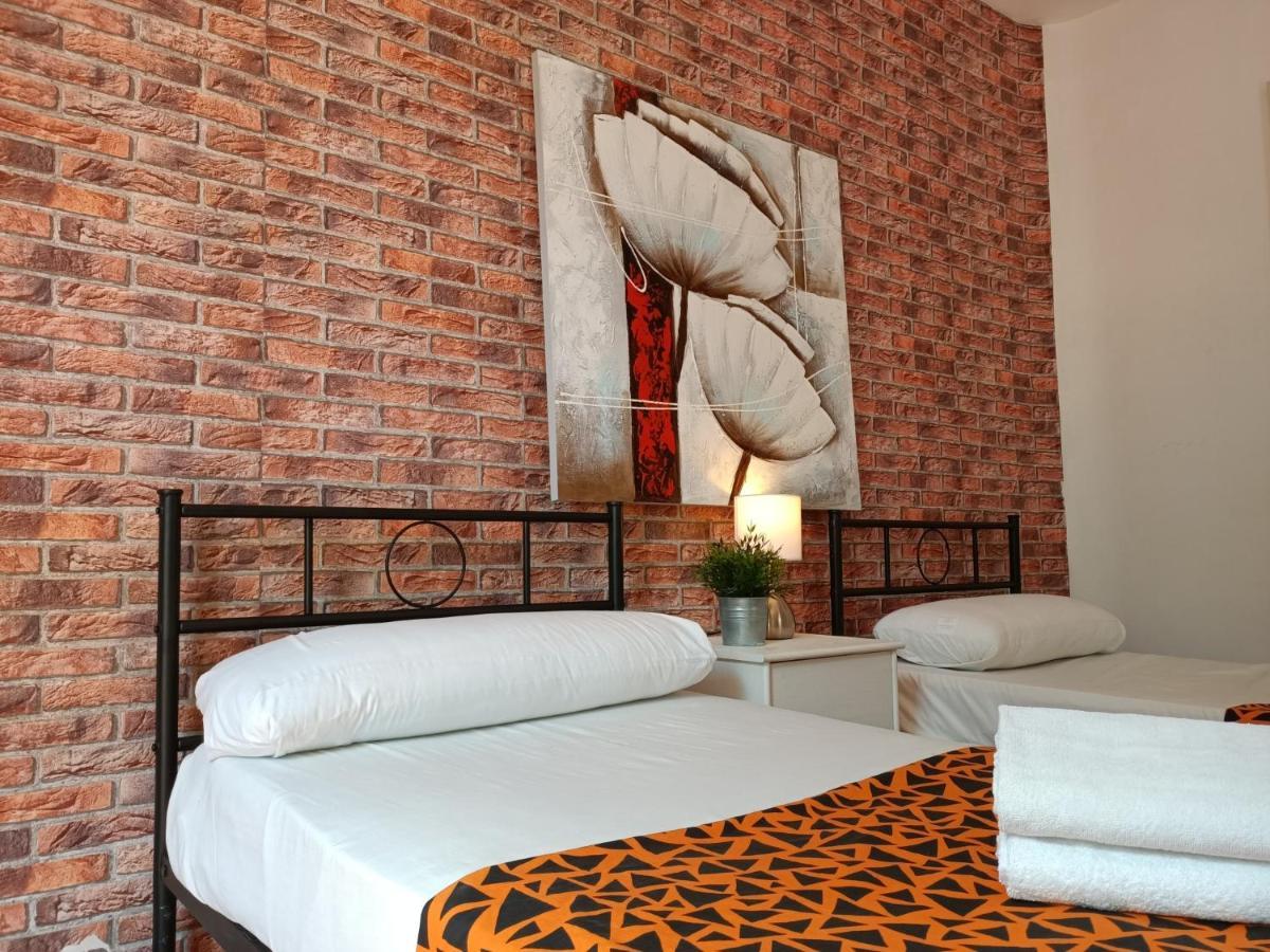 Hostel Diagonal House *