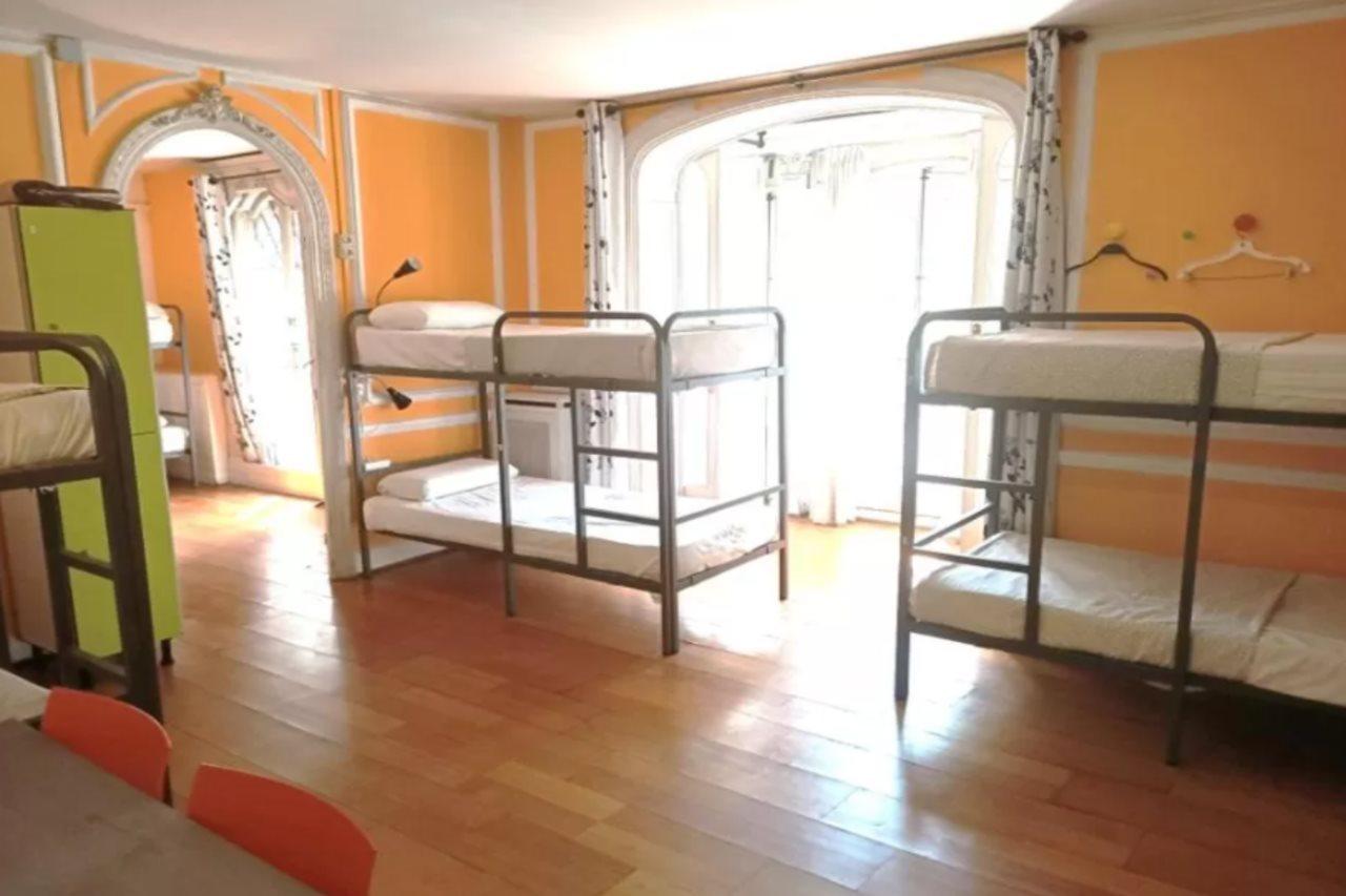 Diagonal House Hostel *
