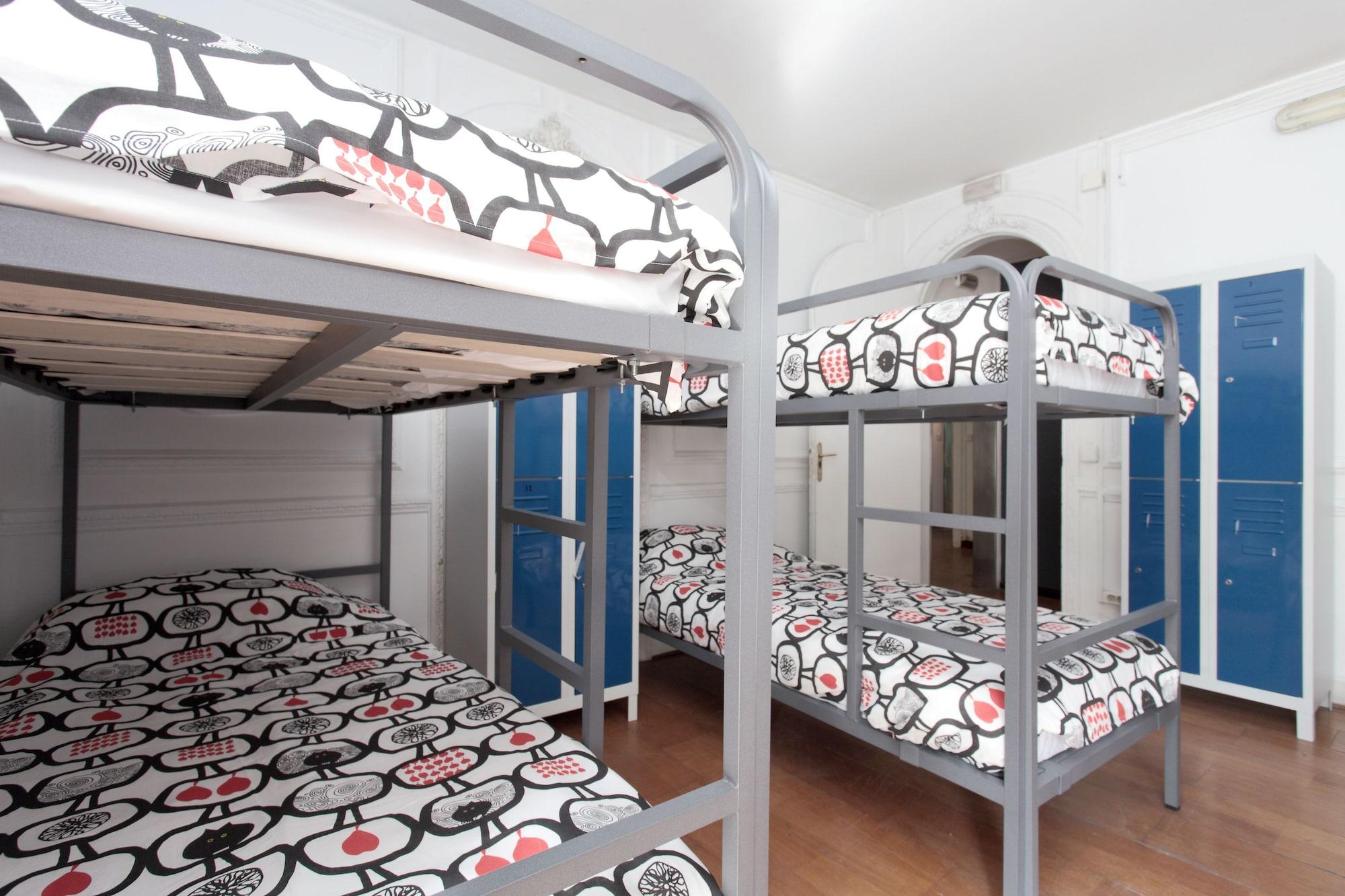 Diagonal House Hostel *